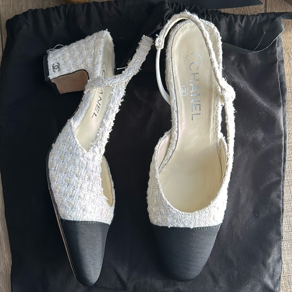 Chanel Tweed Cream/White Black Captoe Slingbacks EU 39C